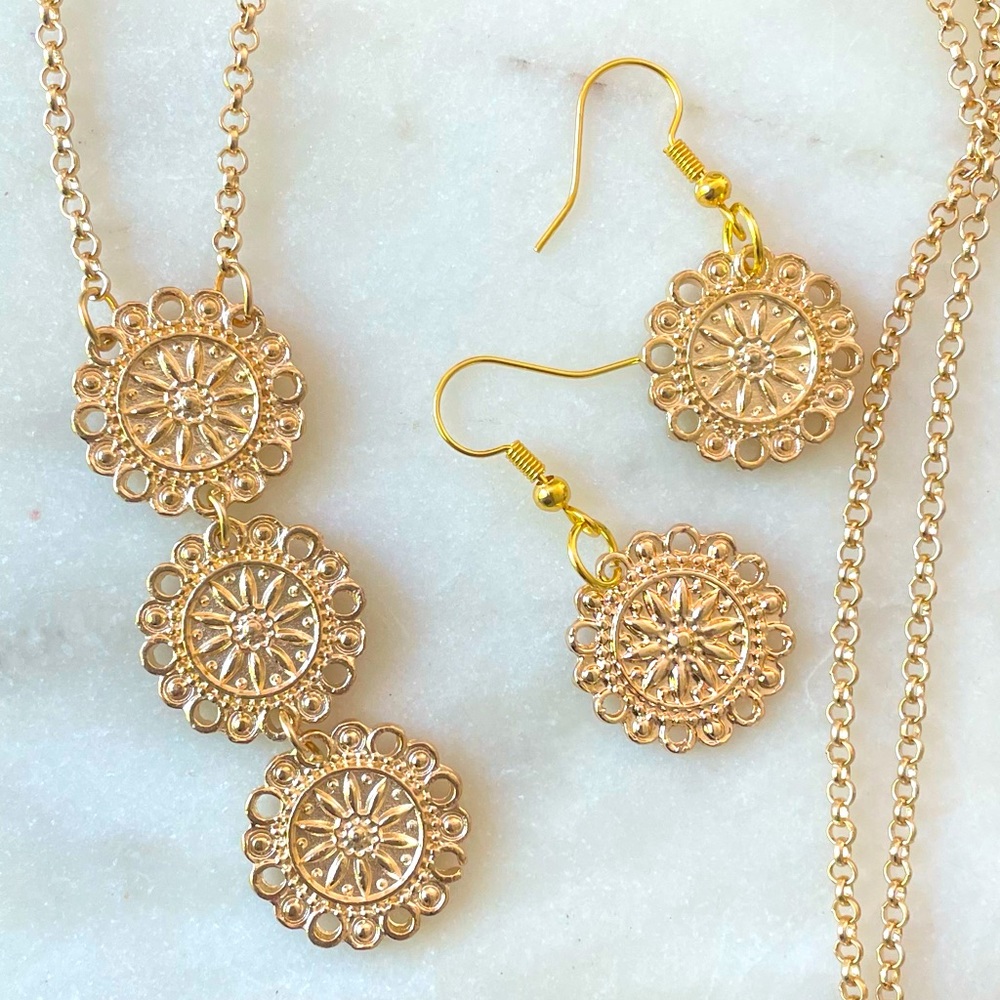 ☀️Set of 2 ! Sun Necklace and Sun Earrings